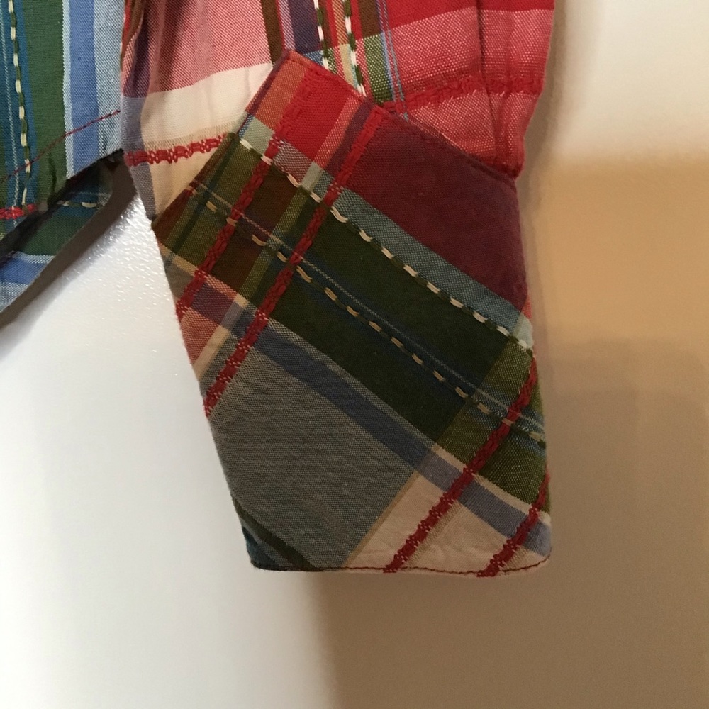 Woman’s button down - Picture 3 of 6
